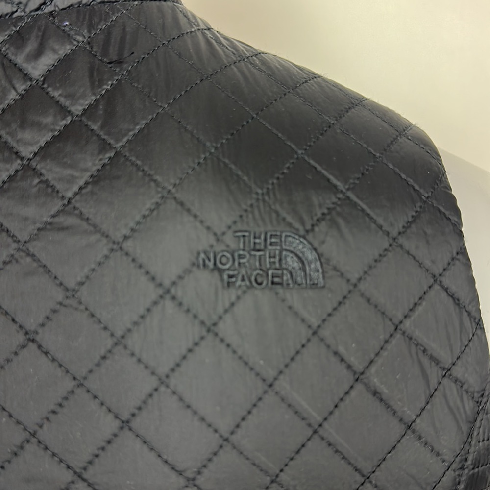 The North Face Womens Insulated Luna Vest Size S Black Quilted Zip Front Pockets - Picture 4 of 16